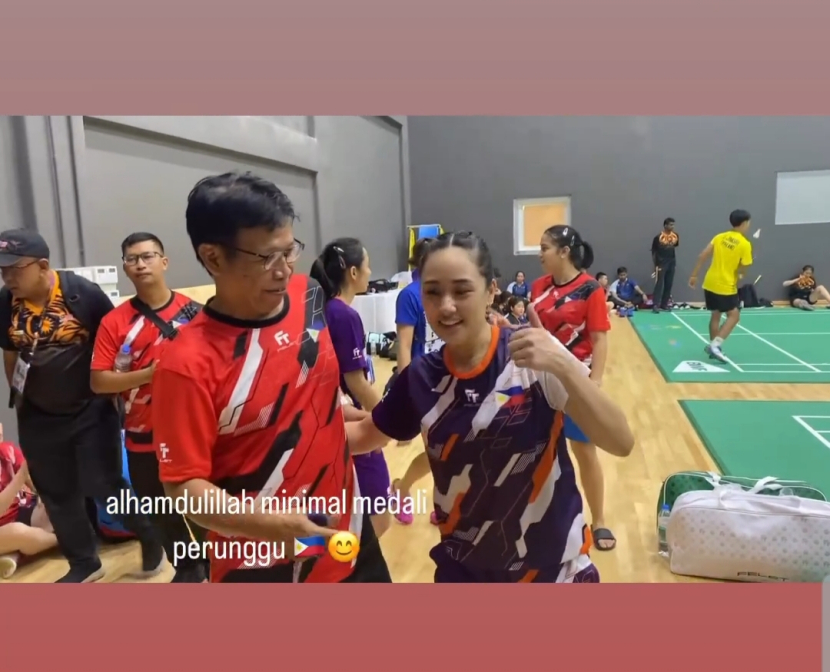 Tim beregu putri Malaysia dikalahkan Filipina di babak perempat final cabang bulutangkis SEA Games 2023. Netizen Malaysia menyebutnya sebagai kekalahan paling memalukan.