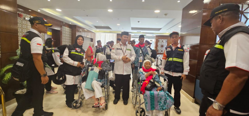 Jamaah haji Indonesia Kloter JKG 01 di hhotel di Madinah, Rabu (24/5/2023). Foto: MCH 2023