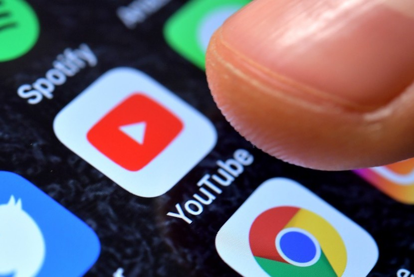 YouTube. YouTube masih menjadi situs populer untuk menonton video secara streaming. 