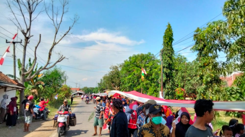 Kirab bendera Merah Putih terpanjang di Kabupaten Indramayu. (Istimewa)