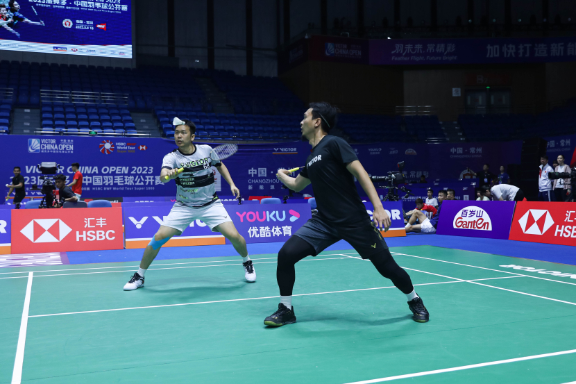 Dalam jadwal siaran China Open 2023 hari ini, salah satu pertandingan antara Hendra Setiawan/Mohammad Ahsan alias The Daddies melawan Juara Dunia 2023 dari Korea, Kang Min Hyuk/Seo Seung Jae.