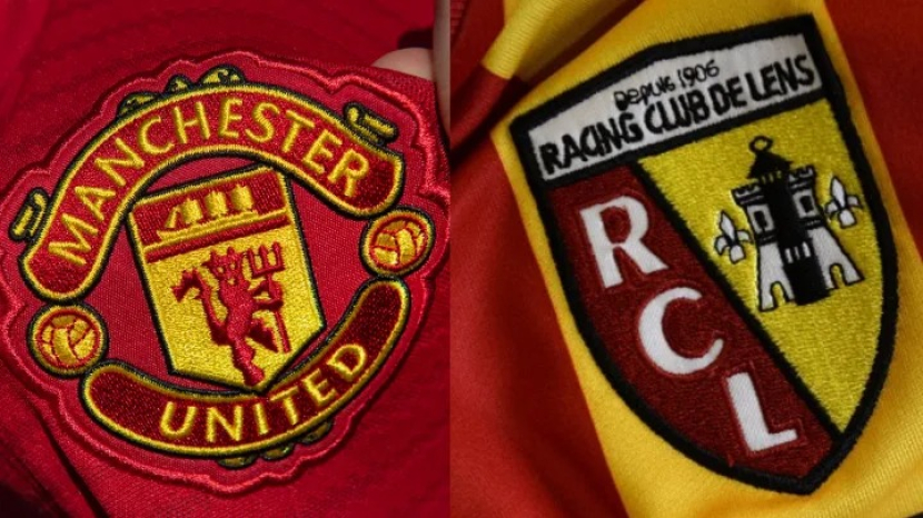 Logo Manchester United (kiri), RC Lens (kanan). Foto: 90min.com