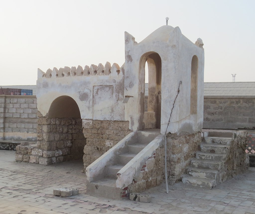 Masjid Sahabah di Pulau Massawa di Eritrea. Lokasi masjid ini dahulu disebut merupakan lokasi masjid pertama yang dibangun para sahabat Rasulullah yang berhijrah ke Afrika. (wikimedia commons).