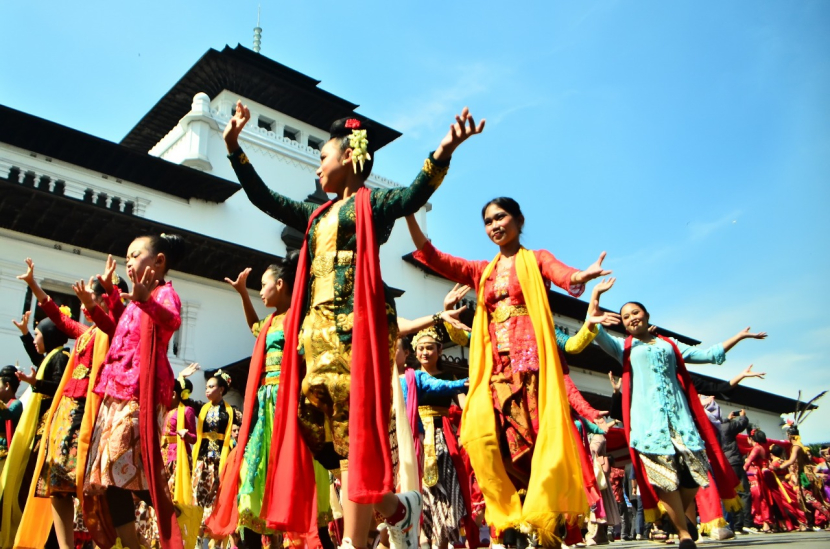 Ribuan penari menari di Halaman Gedung Sate/istimewa