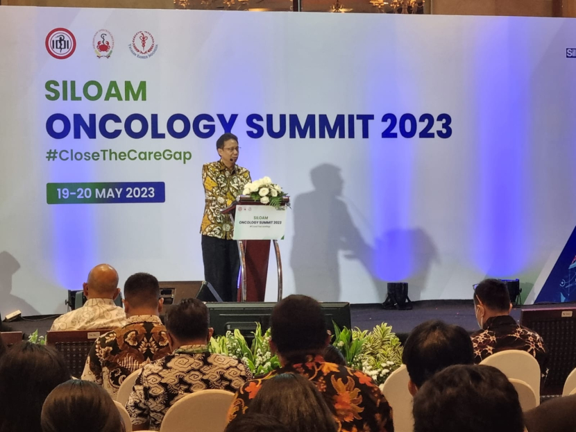 Mentari Kesehatan (Menkes) RI, Budi Gunadi Sadikin, saat membuka acara Siloam Onkology Summit 2023 di Jakarta, Jumat (19/05/2023). Menkes menyatakan perlunya kerja sama yang intensif bagi seluruh stakeholder dalam penanganan kanker di Indonesia. (foto: siloam)