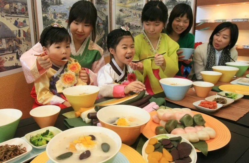Makanan khas Hari Raya Imlek di Korea. Foto: Republika