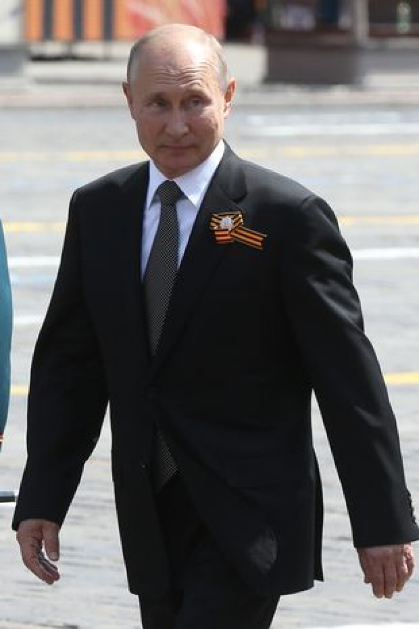 Putin menghadiri parade militer Rusia 2020.