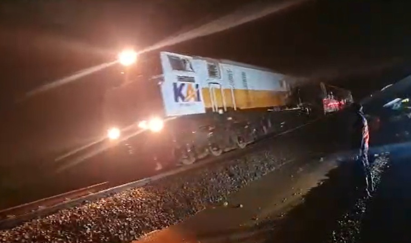 Jalur KA yang terdampak longsor di KM 340+100 antara Stasiun Karanggandul-Stasiun Karangsari (Lintas Cirebon-Purwokerto), pada hari Selasa, 5 Desember 2023, pukul 03:41 WIB sudah bisa dilalui dengan kecepatan terbatas 10 km/jam. (Foto: Humas PT KAI)