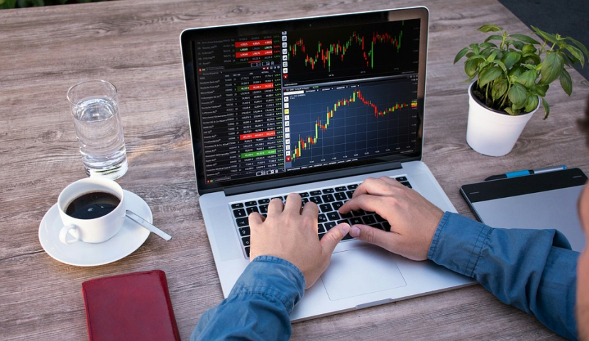 Tips menghindari flexing di dunia trading (foto: pixabay).