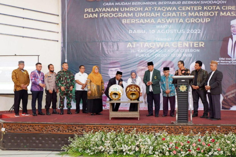Grand launching program layanan umroh At-Taqwa Center dan program Umroh Gratis Marbot Masjid, di Islamic Center, Rabu (10/8/2022). (Diskominfo Kota Cirebon)  