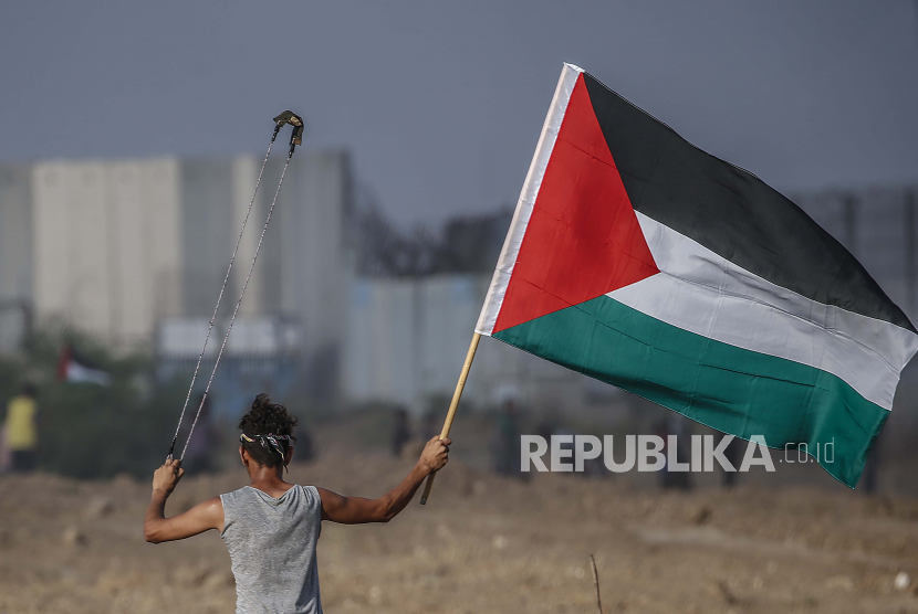 Ilustrasi puisi Sepucuk Kisah dari Ramallah. Foto : EPA-EFE