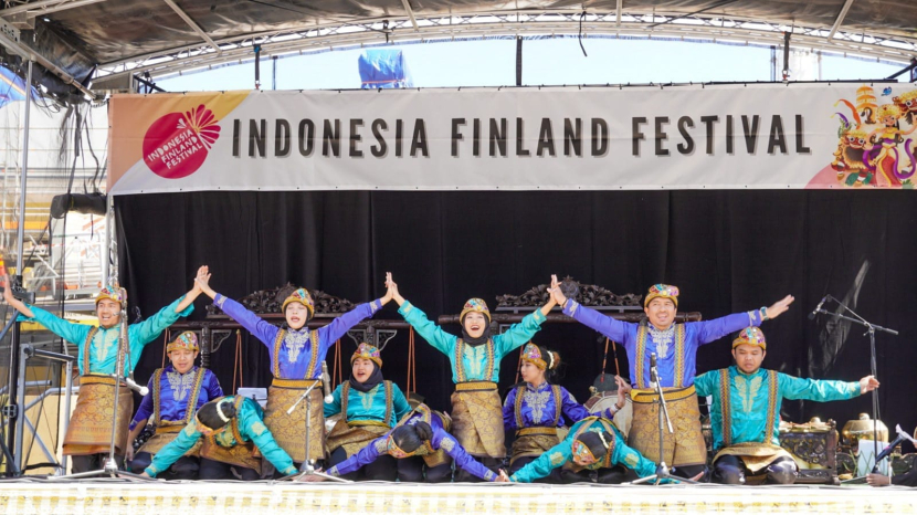 Penampilan tari Ratoh Jaroe oleh para diaspora Indonesia di Indonesia Finland Festival 2023 di Helsinki, Finlandia (10/06/2023). dok: istimewa
