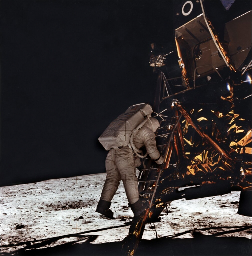 Foto Neil Armstrong. Gambar: NASA