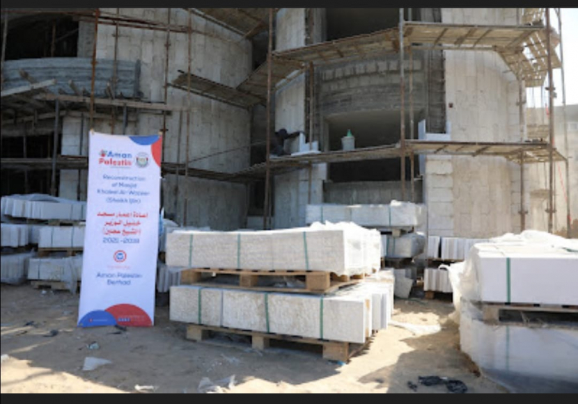  Progres pembangunan Masjid Syaikh Ajilin di Gaza, Palestina, sudah memasuki tahap akhir.