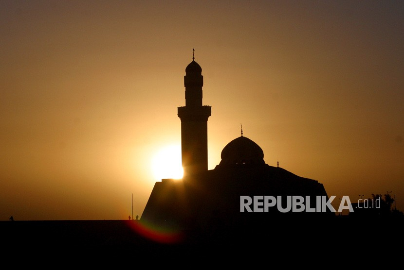 Bulan Ramadhan sebentar lagi tiba, persiapkan diri dengan amanalan-amalan. Foto ilustasi. Foto : Reuters