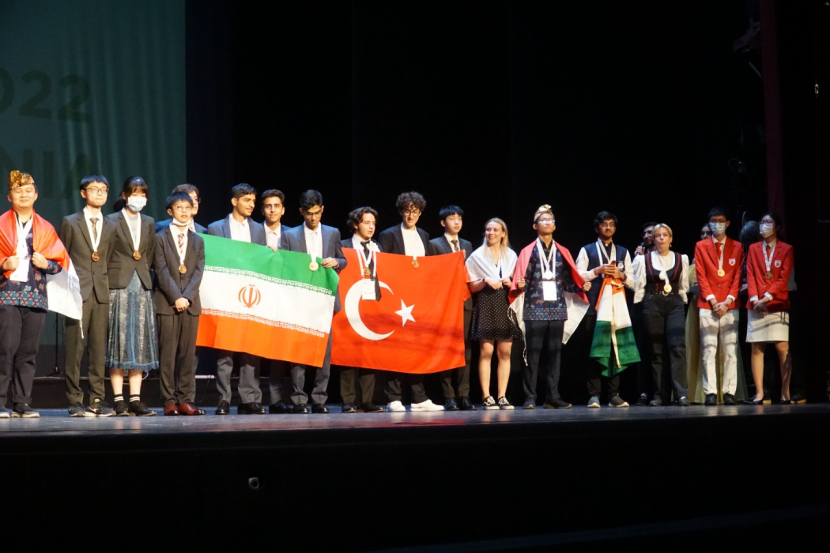   Tim Olimpiade Biologi Indonesia  meraih dua medali emas dan dua medali perunggu di International Biology Olympiad (IBO) ke-33 tahun 2022,  yang digelar di Yerevan, Armenia, 8 Juli sampai 18 Juli 2022.  