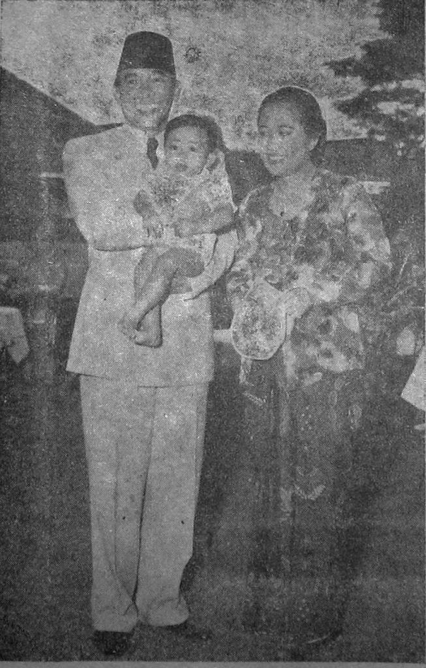 Foto Soekarno, Fatmawati, dan Guruh