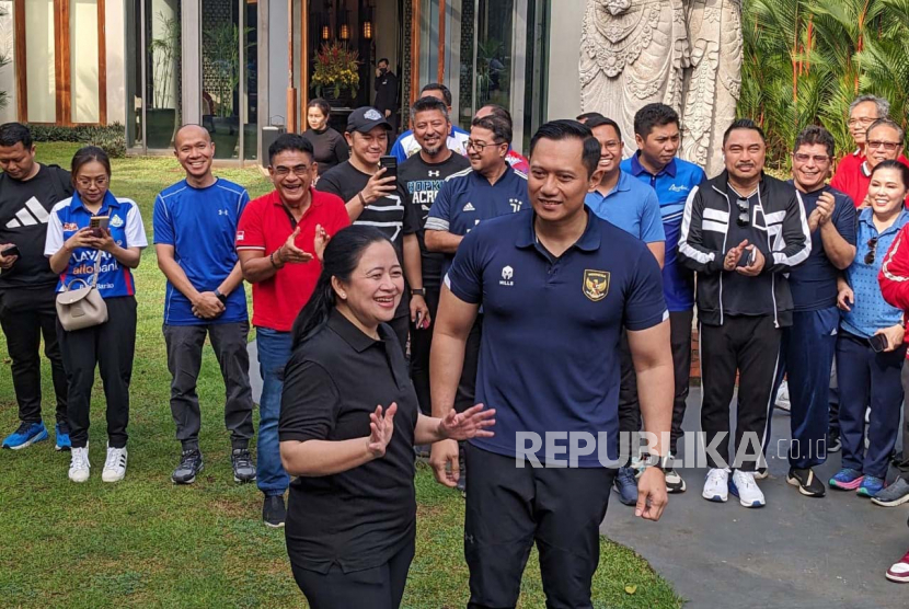 Ketua PDIP Puan Maharani dan Ketua Umum Partai Demokrat Agus Harimurti bertemu Ahad (18/6/2023). Kepada Puan, Megawati berpesan agar tersenyum (foto: Nawir arsyad akbar/republika).