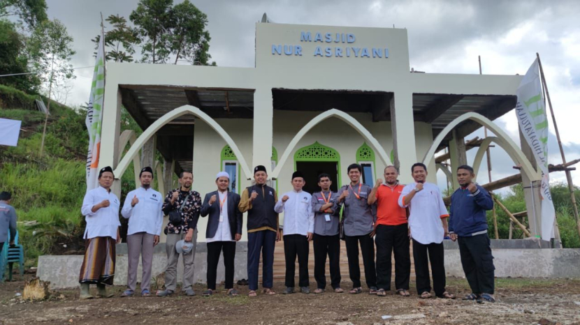 Masjid Nur Asriyani Garut.