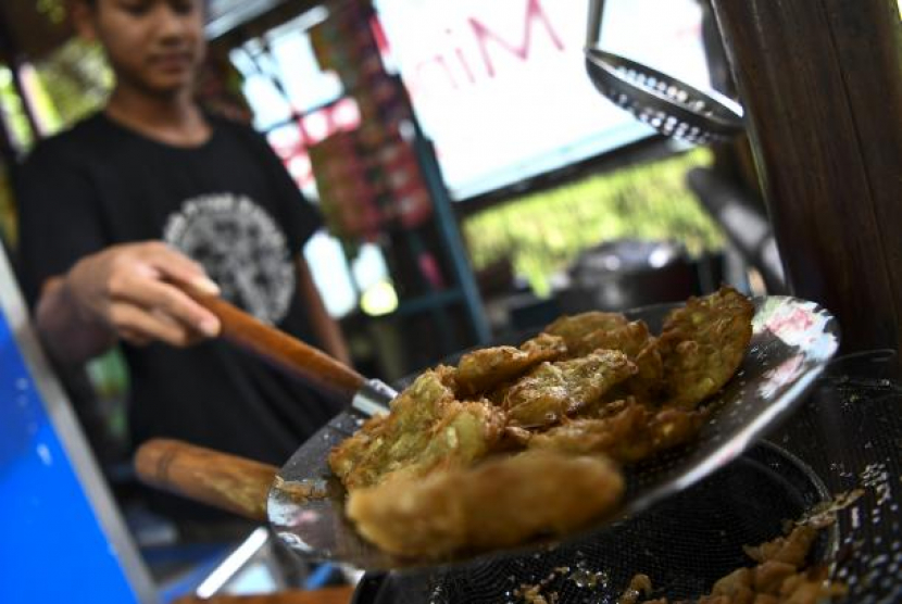 Gorengan sudah ada sejak 1200 Sebelum Masehi. Foto: Republika.