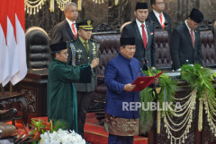 20 Oktober, Prabowo, dan Desertir KNIL di Jawa Rimbaud Penyair Prancis