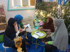 Stand MTs Alif Laam Miim Memikat Pengunjung di Islamic Education Fair 2024