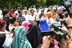 Menteri Lingkungan Hidup Awali Gebrakan dengan Terjun Langsung Bersihkan Sampah Kali Ciliwung