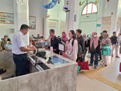 Hadapi Libur Waisak, Daop 3 Cirebon Sediakan 23 Ribu Tiket Kereta Api