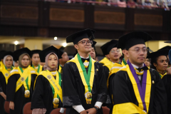 UGM Wisuda 2.028 Lulusan Program Pascasarjana, Ini Wisudawan Termuda dan Tercepat