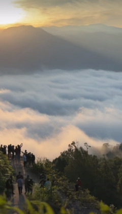 Pesona Wisata Negeri di Atas Awan Tarik Kunjungan Wisatawan