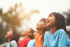 8 Langkah Dukung Anak dengan Autisme Masuk Usia Sekolah