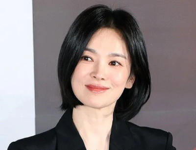 Birinchi kurs talabalarining yalangoch fotosuratlari