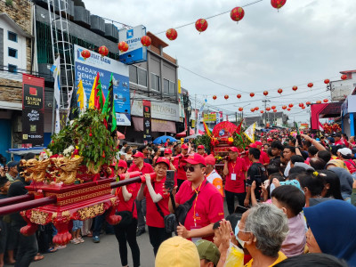 Cap Go Meh 2025: Garut Lautan Manusia Saksikan Kemeriahan Kirab Budaya