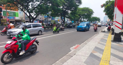 Separator Jalan Margonda Raya Dibongkar, Warga Depok Keluhkan Susahnya Menyebrang, Minta Dibuatkan JPO