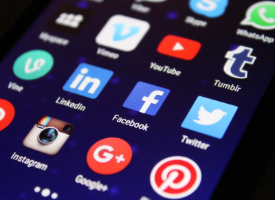Tinggalkan Televisi, Gen Z dan Milenial Lebih Pilih Sosial Media untuk Melihat Konten