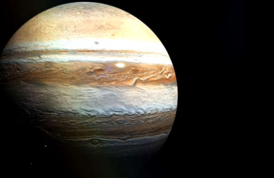 Badai Matahari Memanaskan Separuh Jupiter dalam Penemuan Luar Angkasa yang Menakjubkan