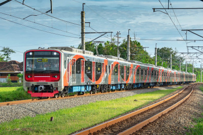 KRL PT INKA Resmi Tiba, KAI Commuter Siap Uji Coba Dinamis