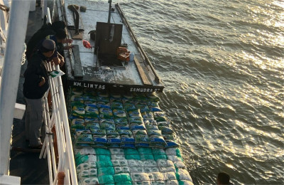 Bakamla Gagalkan Penyelundupan Beras dan Gula Pasir di Perairan Sebatik