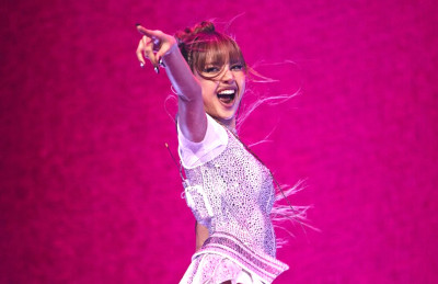 Maroon 5 dan Lisa Blackpink Rilis Lagu Baru Priceless