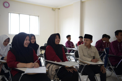 Wamendikdasmen : Pelajar SMK Harus Kuasai Bahasa Asing