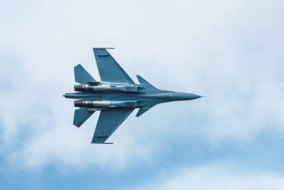 KSAU Saksikan Manuver Panglima TUDM Gunakan Sukhoi Su-30 MKM