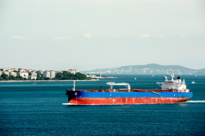 Gangguan GPS Hambat Logistik Maritim di Selat Hormuz