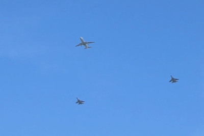 Dua Jet Tempur Sukhoi SU-27/30 Lanud Sultan Hasanuddin, Paksa Mendarat Pesawat Asing
