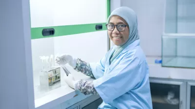 Serdadu Bakteri dari Tanah Makam