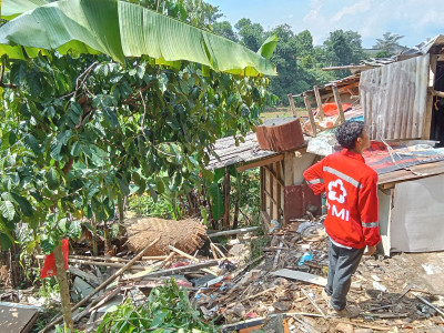 Longsor Terjang Ciaul Pasir Sukabumi, Satu Rumah Ambruk dan Tiga KK Terdampak