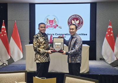 Sekjen Kemenhan Bertemu Menhan Singapura Sekaligus Hadiri DCC ke-2