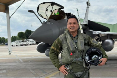 KSAU Jajal Jet Tempur Rafale di Paris