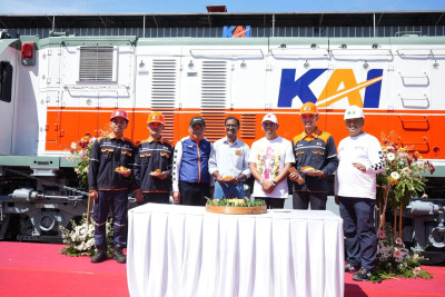 KAI Perkenalkan Lokomotif Hasil Reverse Engineering