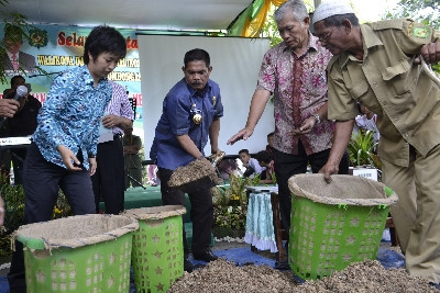 Kisah Sukses Metode Takakura di Indonesia: Mengurangi 30 Sampah TPA dan Revolusi Pengelolaan Limbah Rumah Tangga