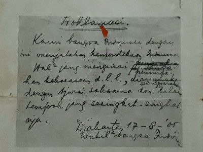 Secarik Kertas, Sukarno Menulis Kata-kata Proklamasi